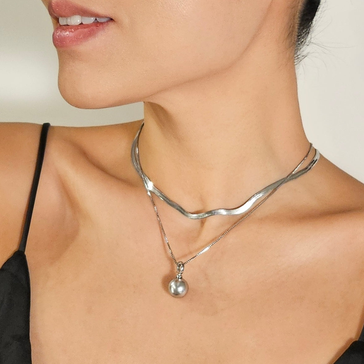 Clip-on Grey Pearl Pendant Necklace