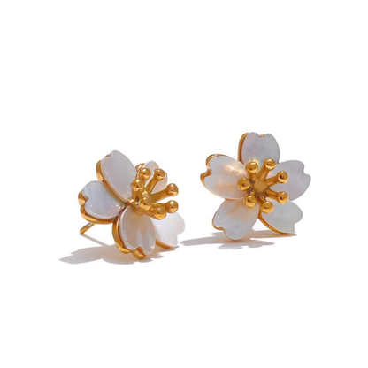 Daisy Pearl Earrings