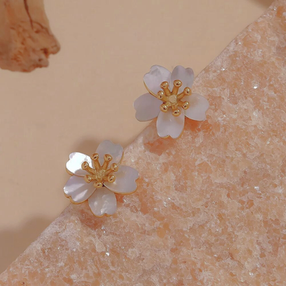 Daisy Pearl Earrings